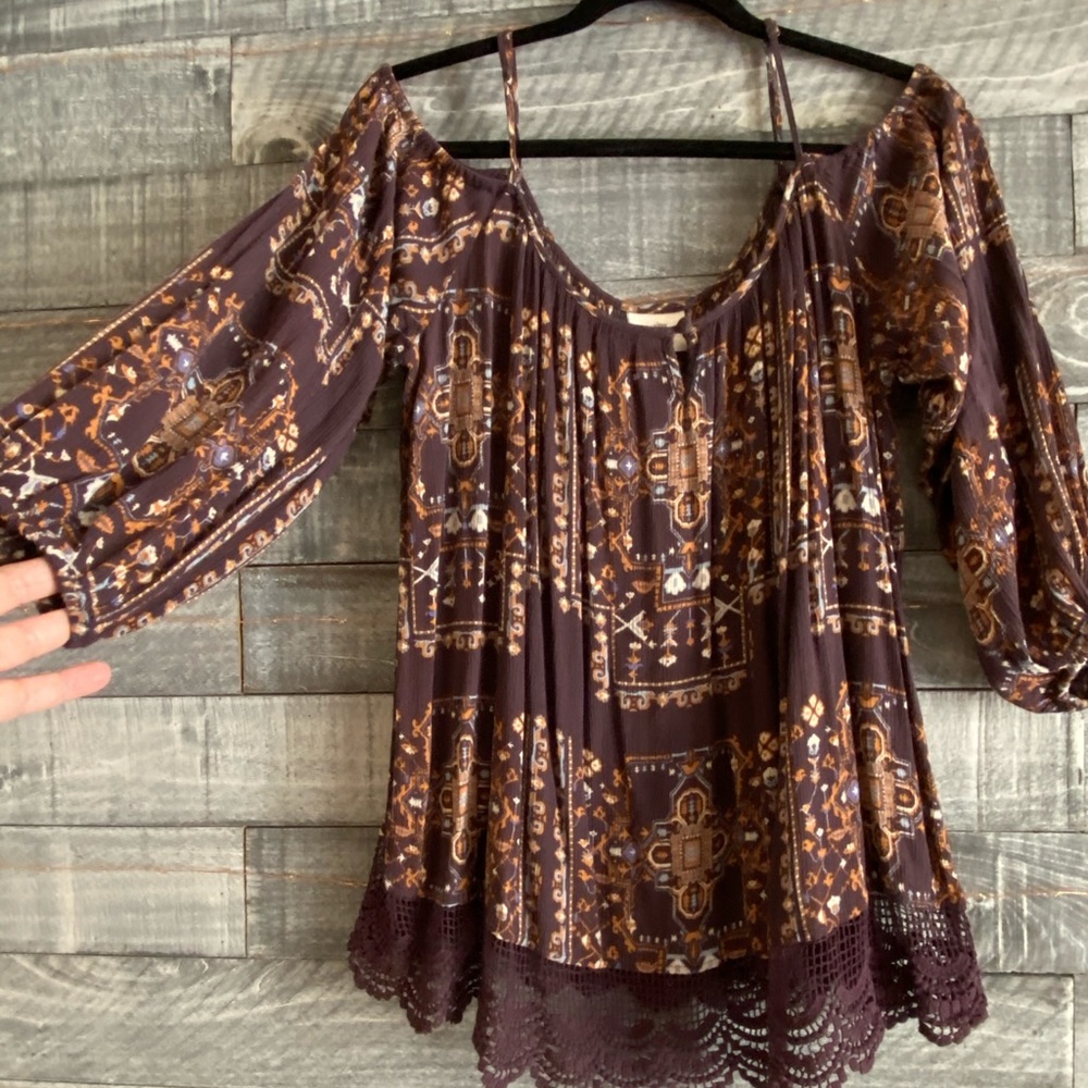 3/4 length sleeve cold shoulder blouse